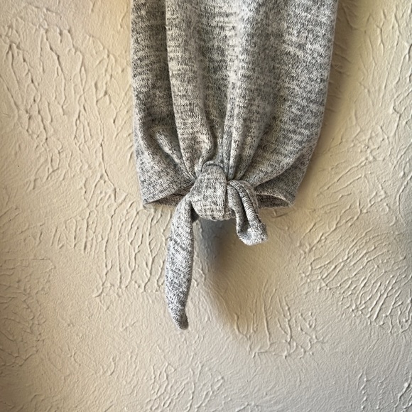 Francesca’s Super Soft Gray Long Sleeve Peplum Top - Picture 3 of 5